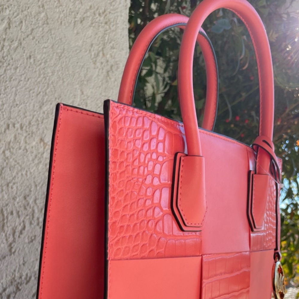 Brand New Mercer Michael Kors Grapefruit Purse - Picture 4 of 6